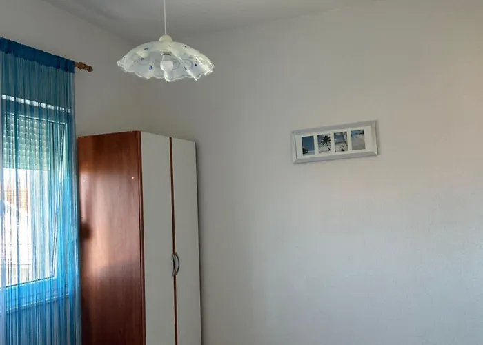 Vujica 2 *
