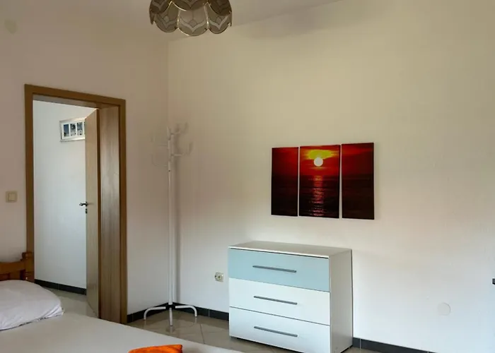 Appartement Vujica 2 *